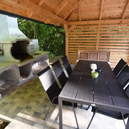 Holiday home Kuca Za Odmor Stara Jabuka *